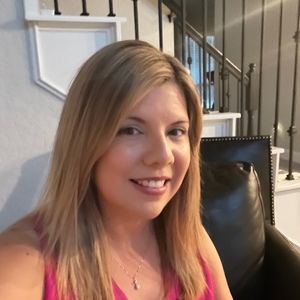 Meet your Posher, Claudia